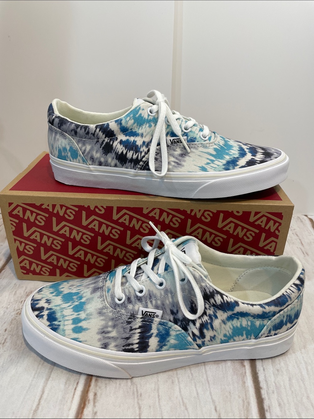 NEW Vans Women's 9 Tie-Dye Psychedelic Blue White Canvas Sneakers Lace Up
